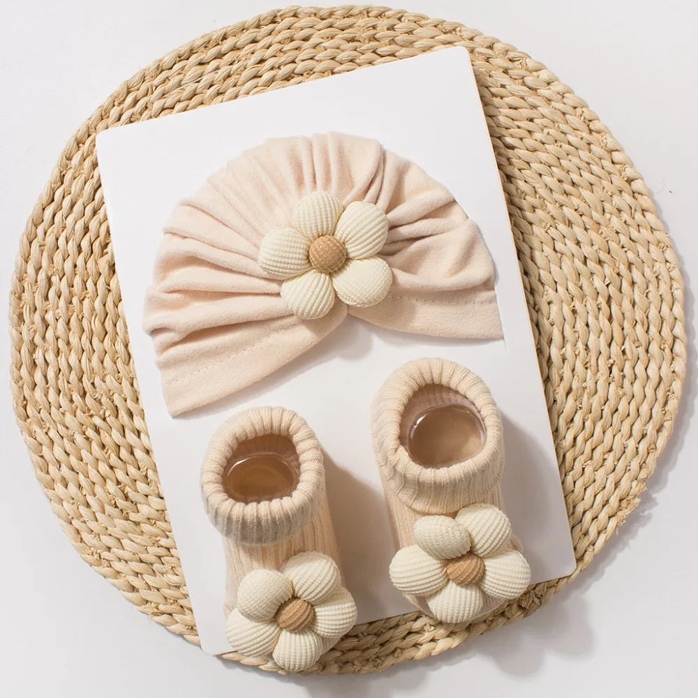 Sweet Big Flower Baby Hat Socks Set Comfortable Soft Knit Newborn Hat with Socks Non-Slip Warm Infant Socks Set Everyday Wear