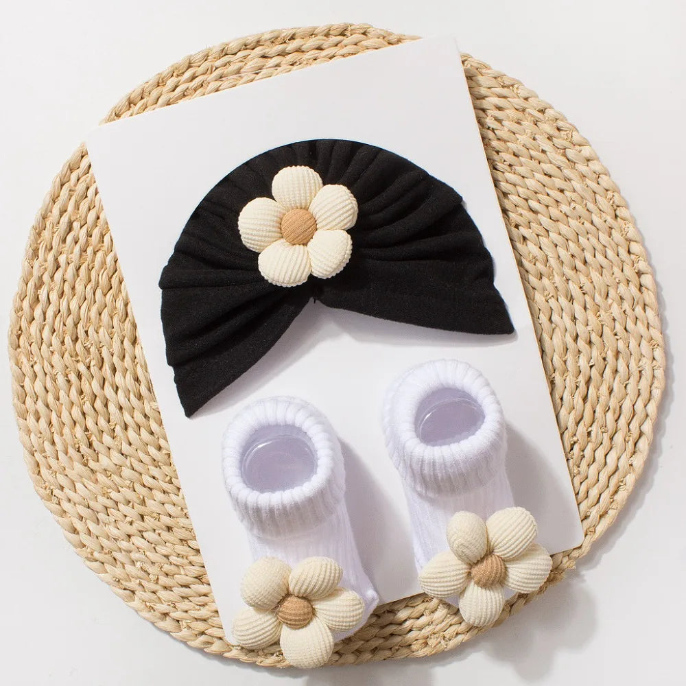 Sweet Big Flower Baby Hat Socks Set Comfortable Soft Knit Newborn Hat with Socks Non-Slip Warm Infant Socks Set Everyday Wear