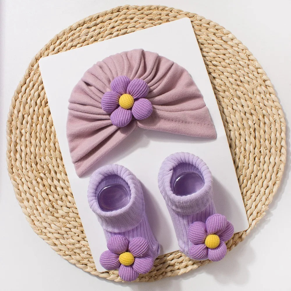 Sweet Big Flower Baby Hat Socks Set Comfortable Soft Knit Newborn Hat with Socks Non-Slip Warm Infant Socks Set Everyday Wear