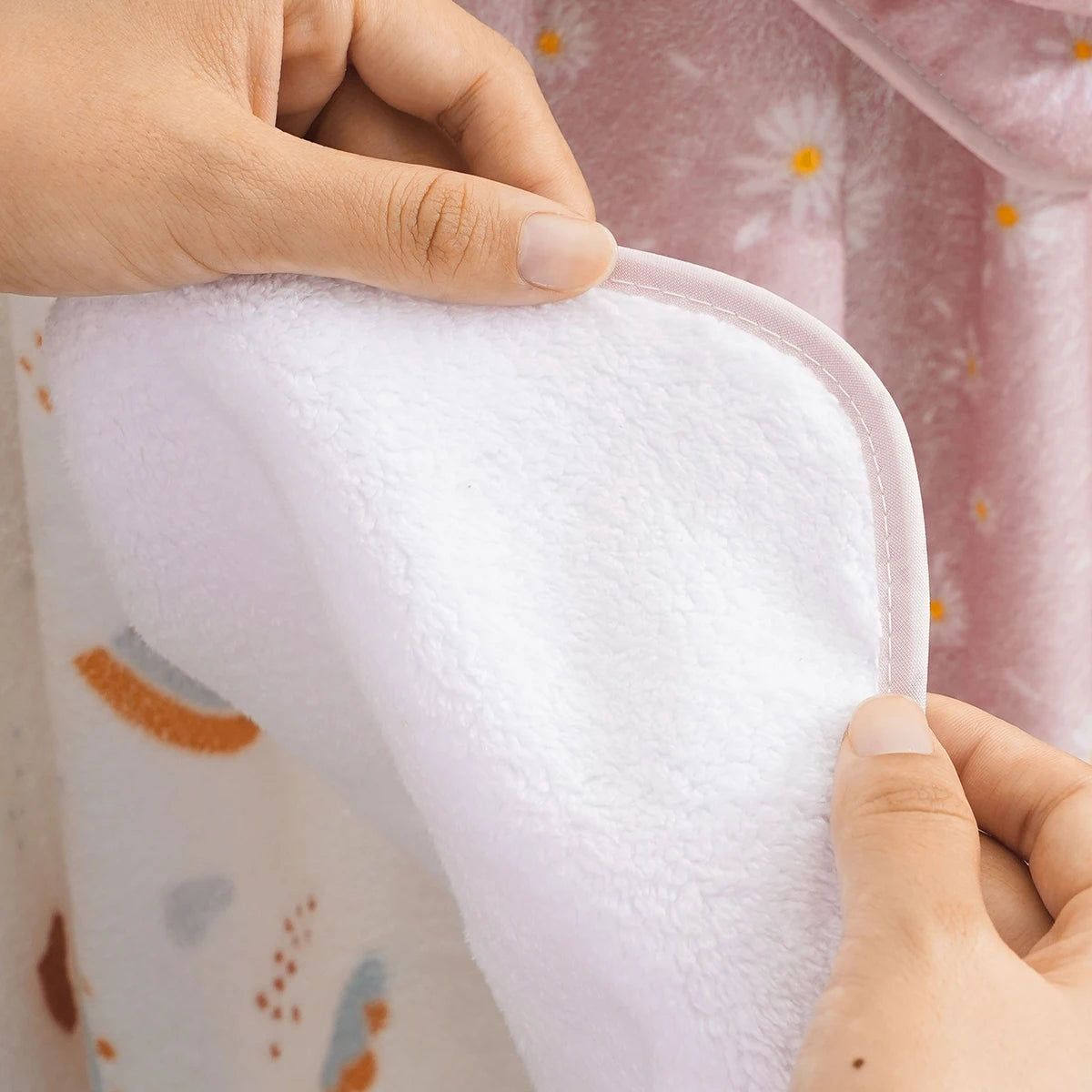 80c×80CM Thick Baby Fleece Blanket Absorbent Bath Towel Warm Newborn Swaddle Wrap