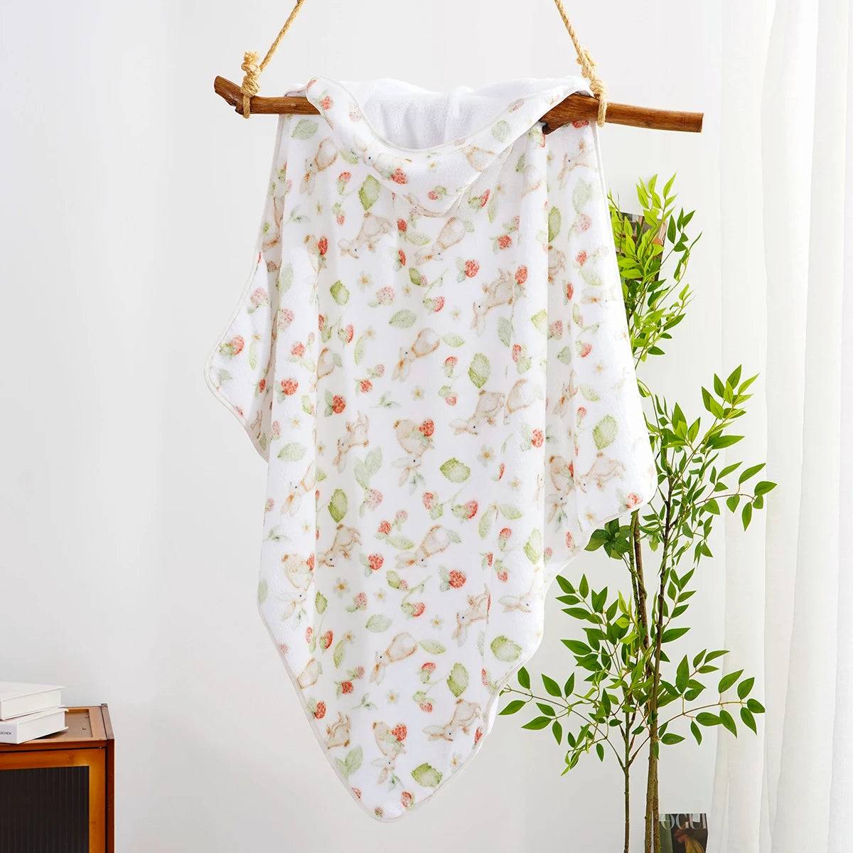 80c×80CM Thick Baby Fleece Blanket Absorbent Bath Towel Warm Newborn Swaddle Wrap