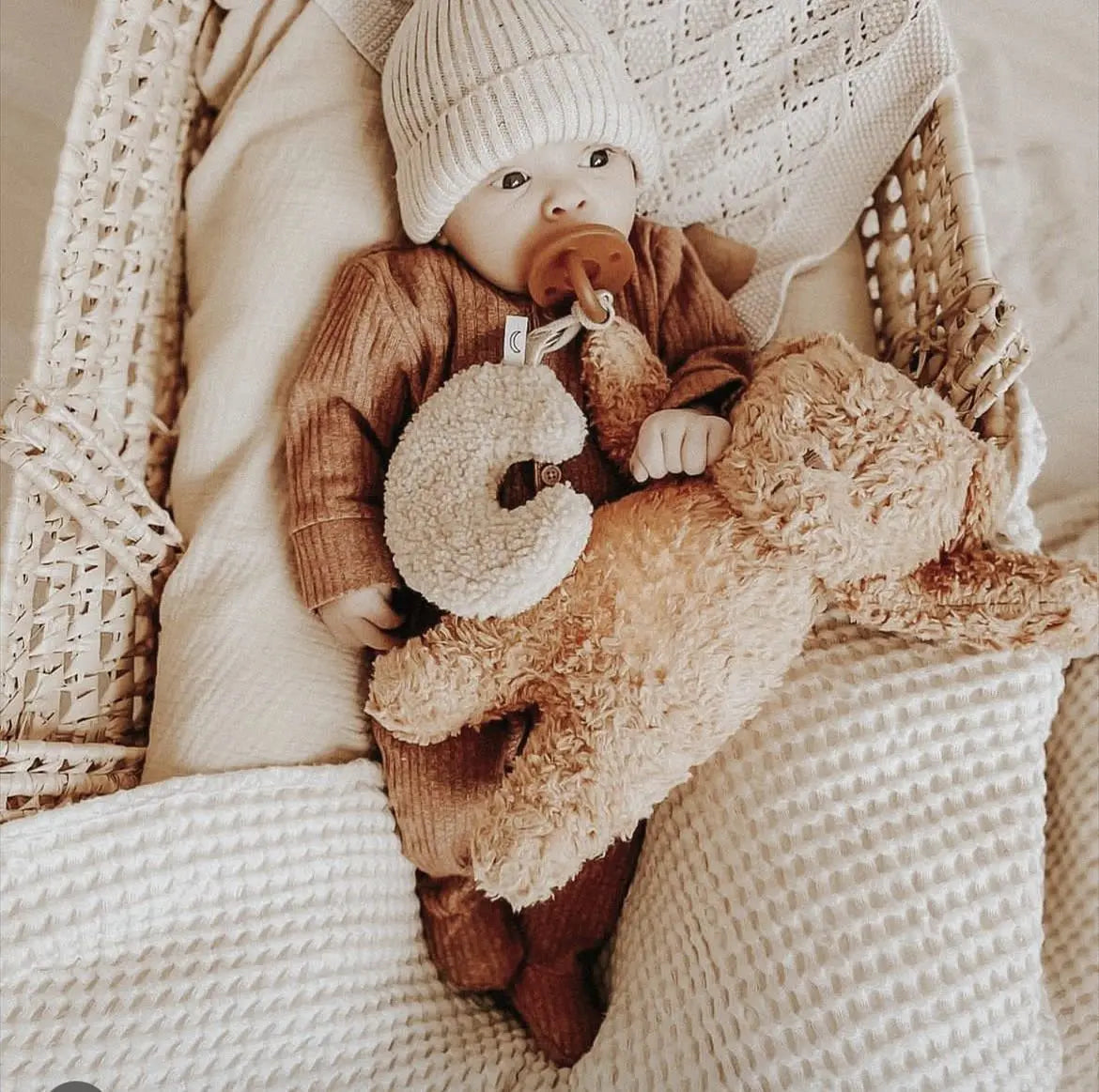 Fashion Teddy Pacifier Holder Baby Embroidered Bear Face Moon Clip For Newborn Kids Comforter Toys Toddler Gifts