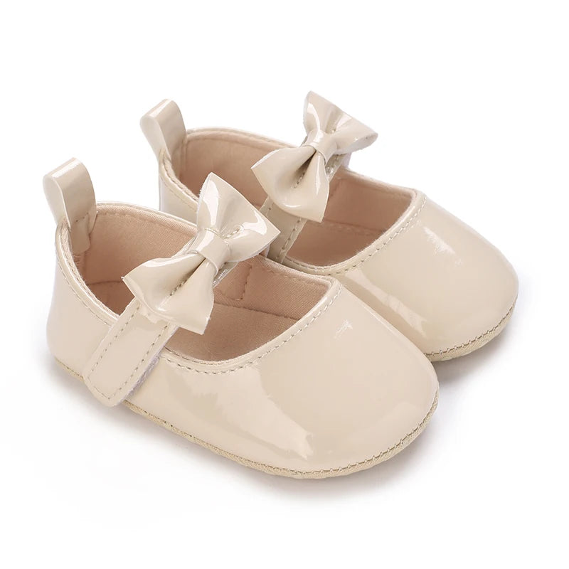 Golden 0-18M Baby Girl Shoes Cute Bow Flat Shoes Soft Sole Newborn Princess Walker Sandals Formal Baby Shoes
