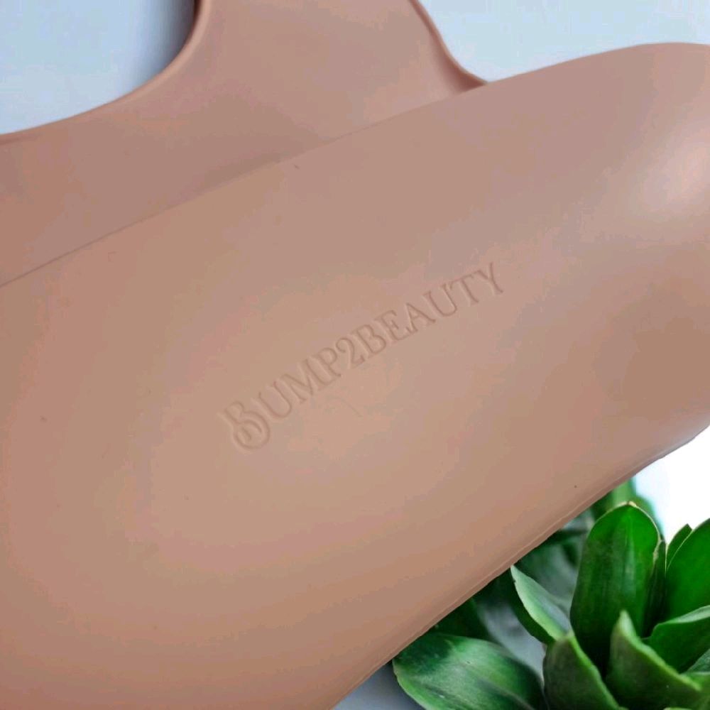 Bump2Beauty Pale Pink Silicone Feeding Bib