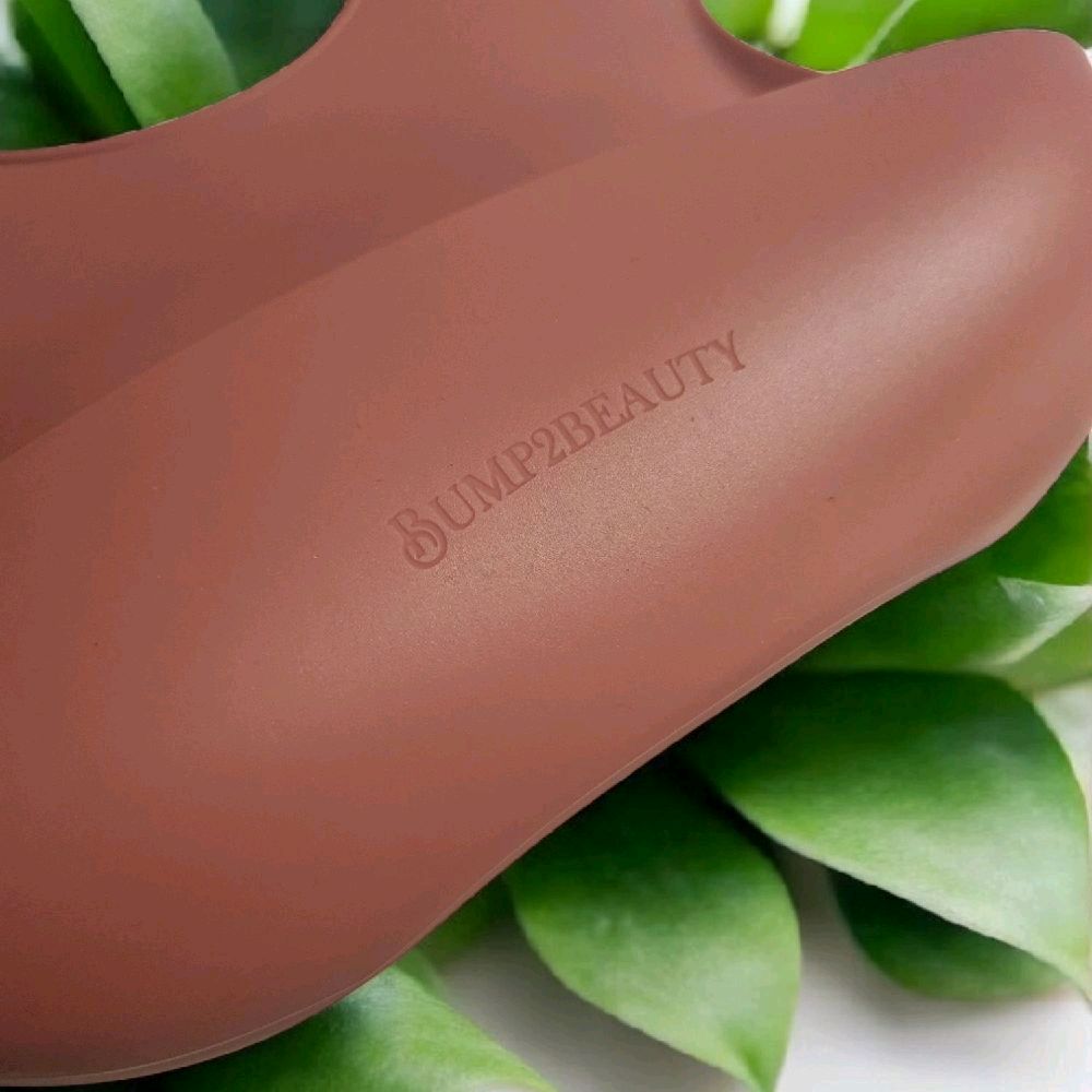 Bump2Beauty Coral Silicone Feeding Bib