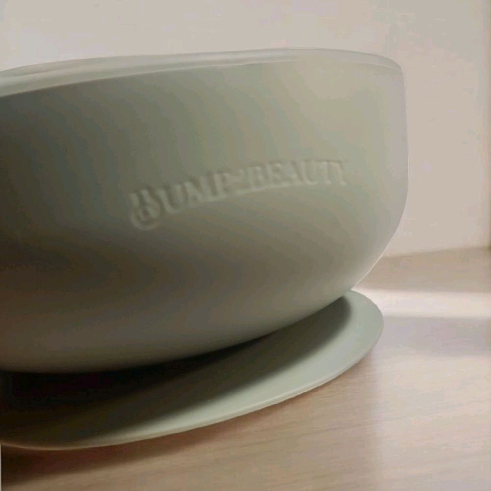 Bump2Beauty Sage Green Silicone Feeding Bowl & Spoon Set